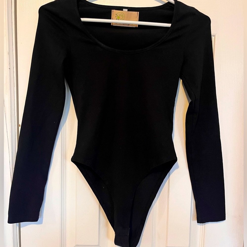 Scoop Neck Long Sleeve Bodysuit